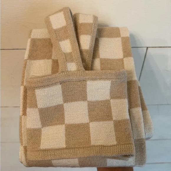 Belle the Label Checkered Knit Crop Top and Pant in Sand - Picture 14 of 14